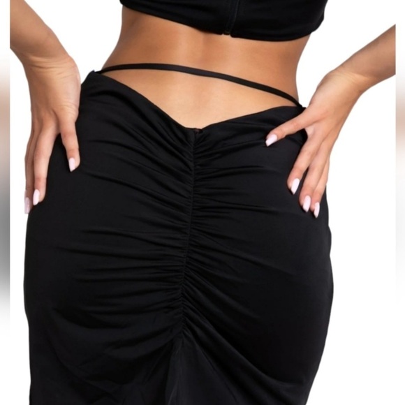 HEIRESS BLACK MAXI SKIRT - Picture 4 of 15